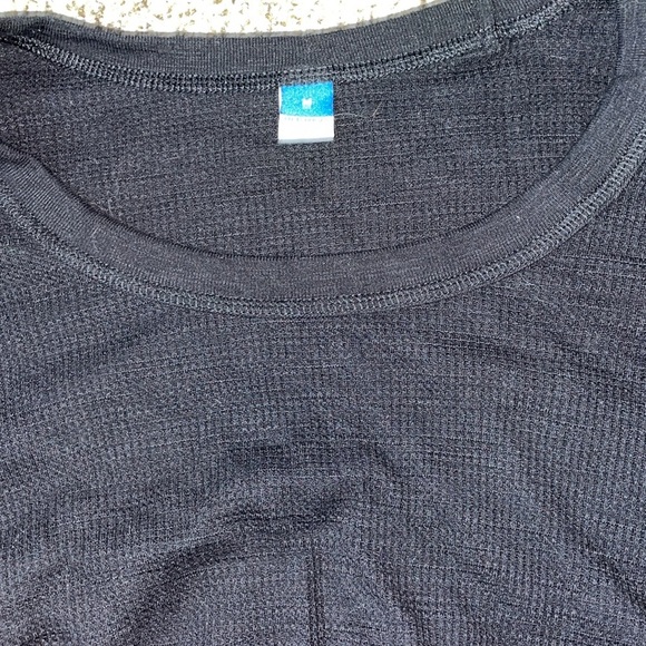 🩵Old Navy Black Long Sleeve Tee - Picture 2 of 3